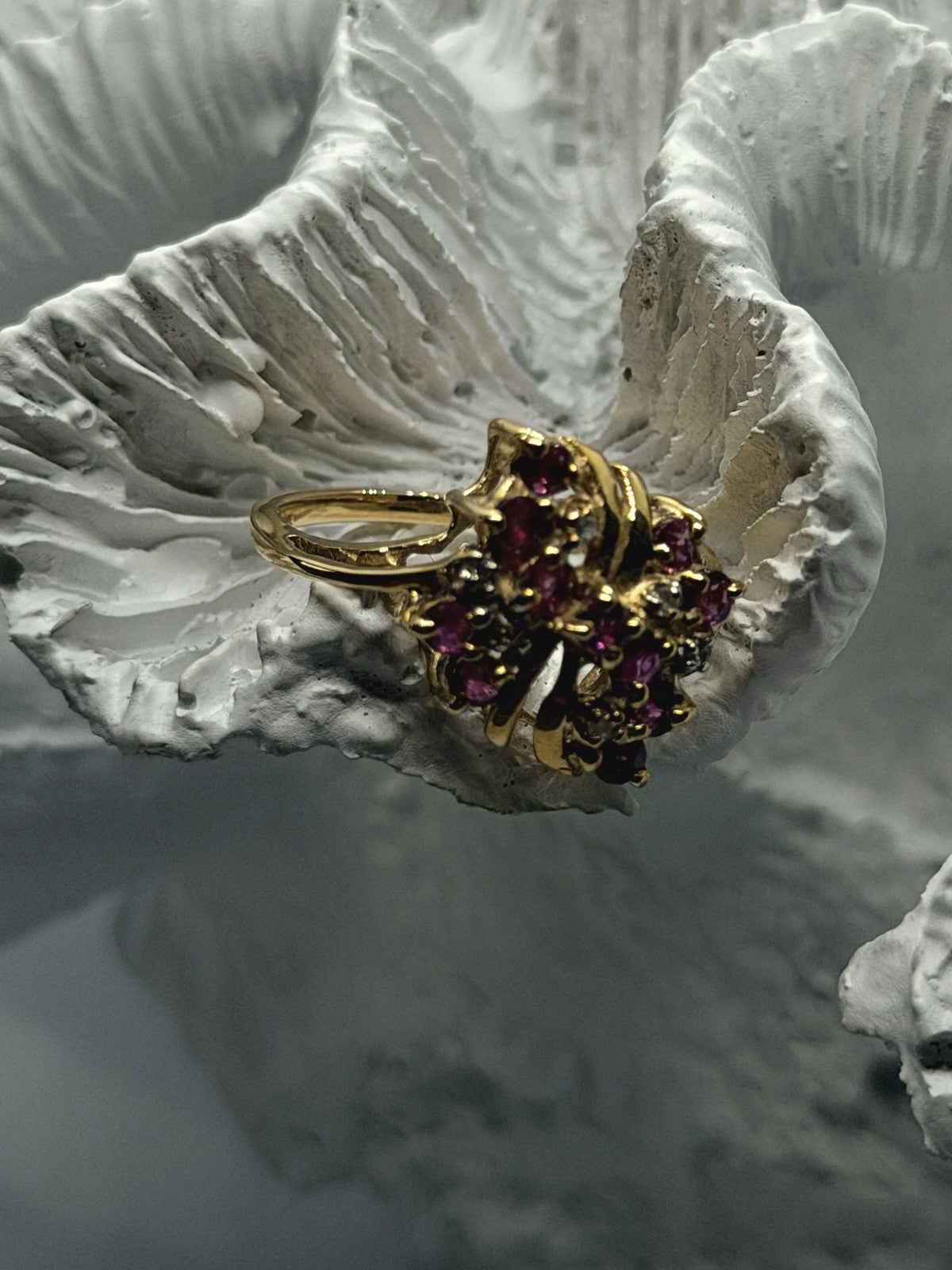 10K Yellow Gold Ruby & Diamond Floral Cocktail Ring Size 6