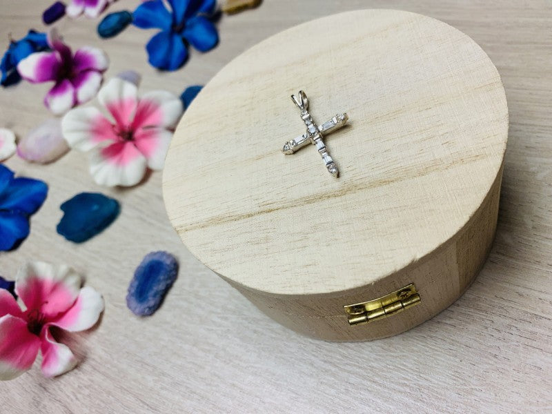 925 Sterling Silver CZ Cross Pendant
