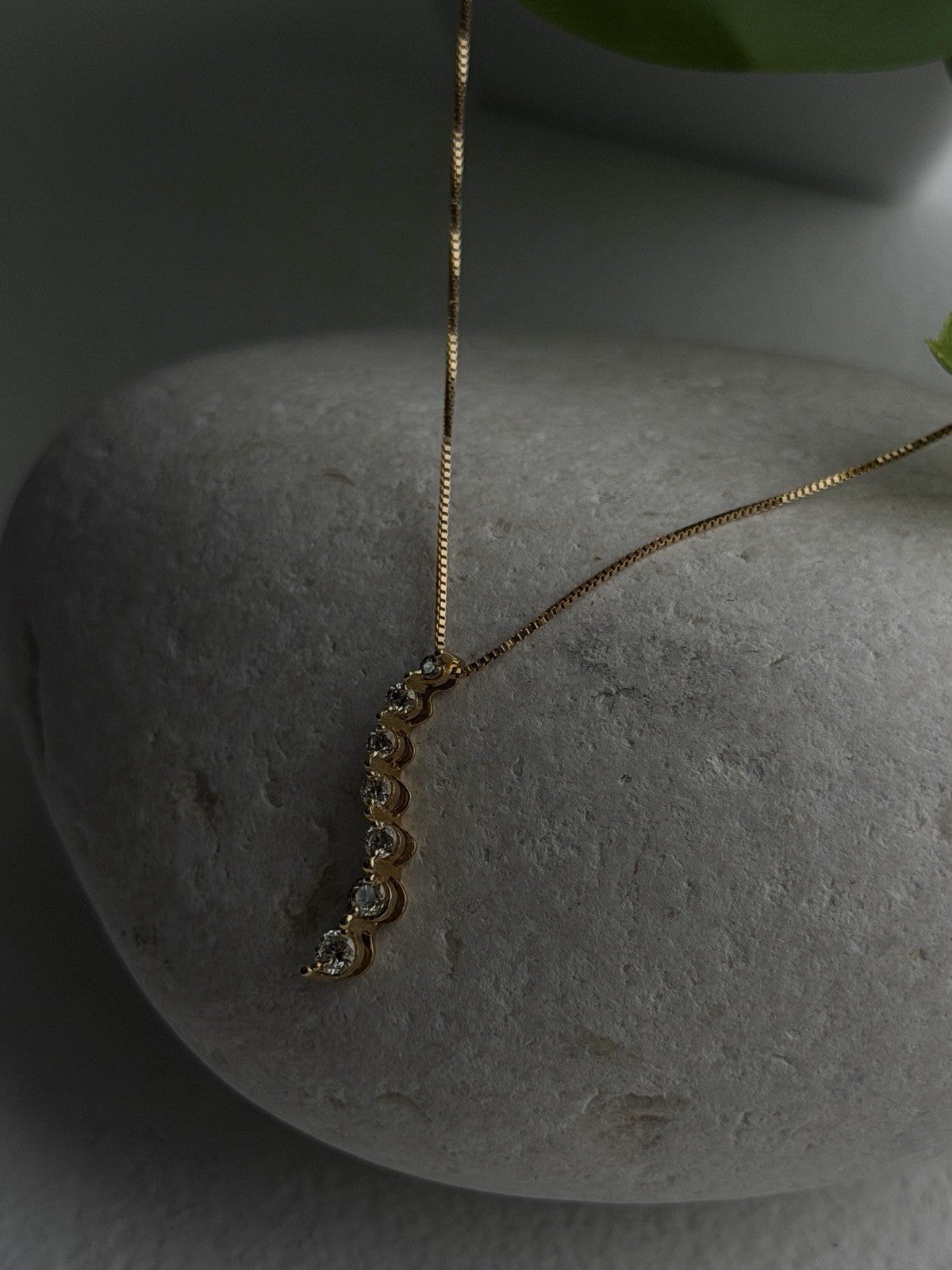 Elegant 14K Yellow Gold Diamond Necklace Length 18 inch