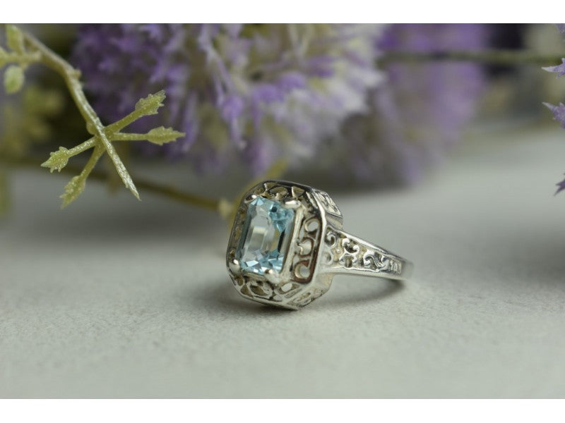 925 Sterling Silver Blue Spinel Openwork Ring Size 6