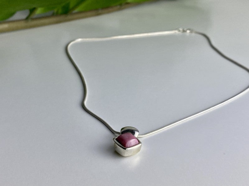 925 Sterling Silver Pink Agate Chain With Pendant Italy