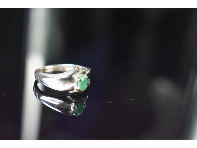 925 Sterling Silver Emerald Ring Size 9.5