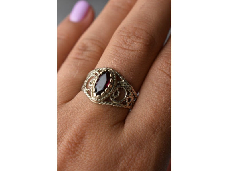925 Sterling Silver Almandine Openwork Ring Size 10.25