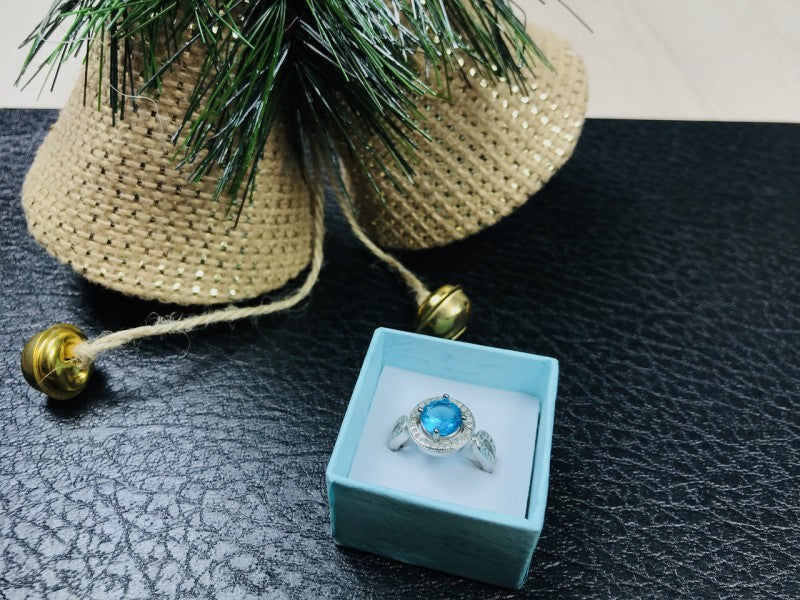 925 Sterling Silver Blue Topaz Ring Size 8