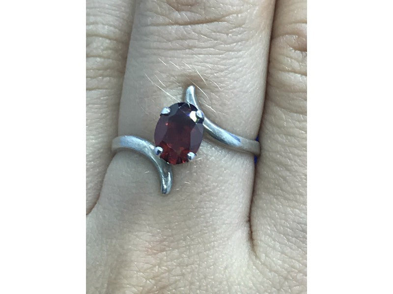 925 Sterling Silver Garnet Ring Size 8