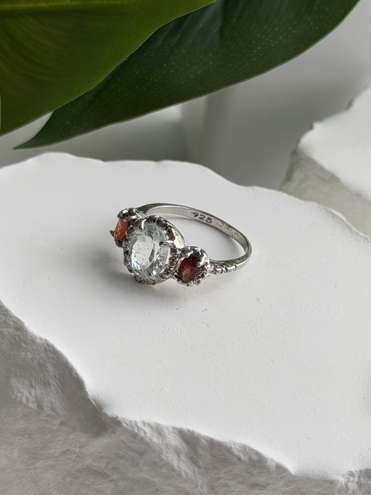 925 Sterling Silver Beryl & Garnet Ring Size 6.5