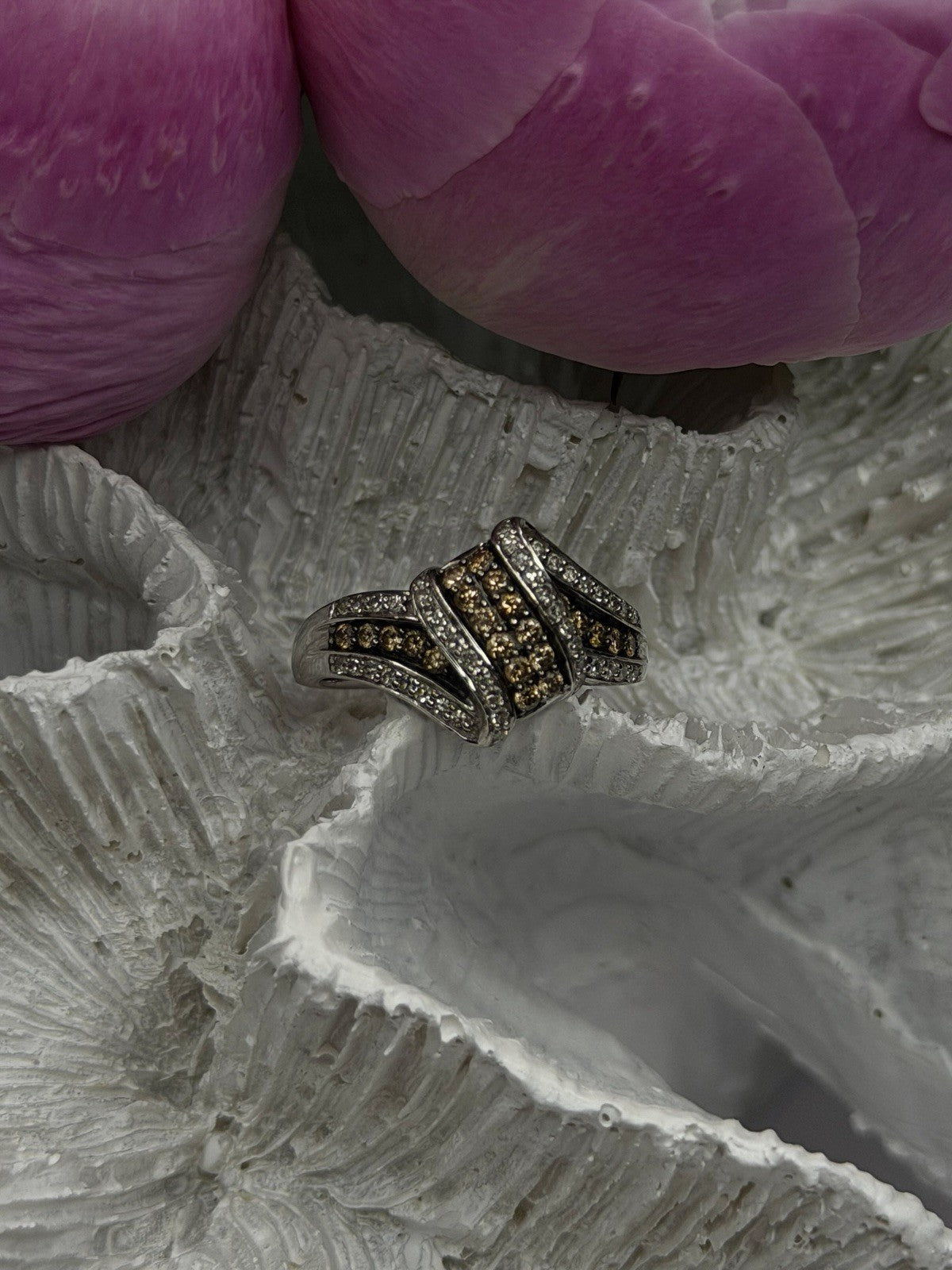 10K White Gold Chocolate Brown & White Diamonds Ring Size 7