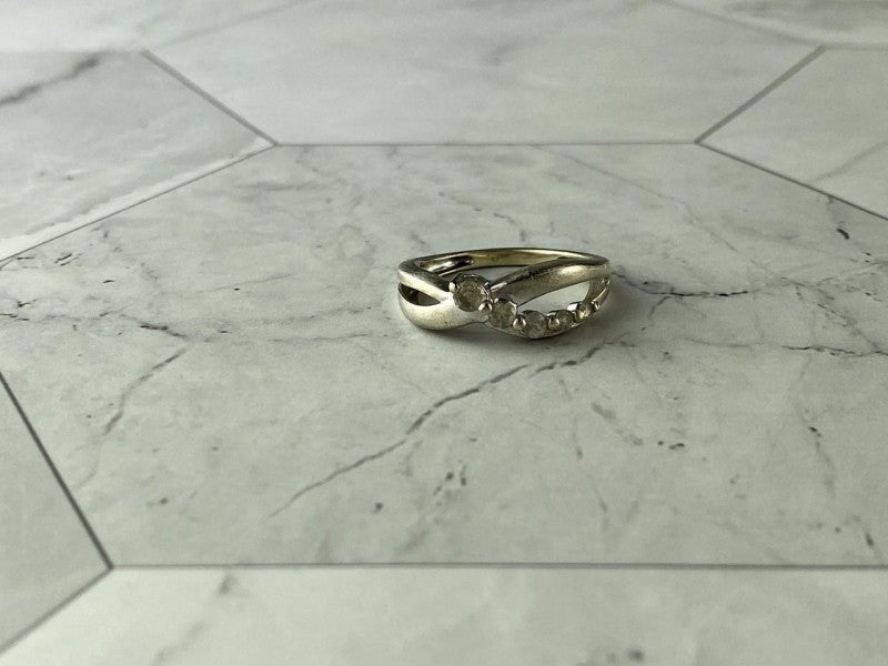 925 Sterling Silver White Topaz Ring Size 7