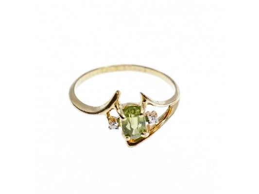 10K Yellow Gold Peridot & Diamonds Ring Size 7