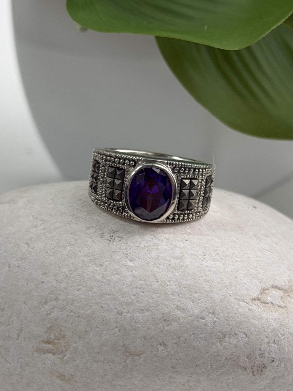 925 Sterling Silver Amethyst & Marcasite Ring Size 6.5