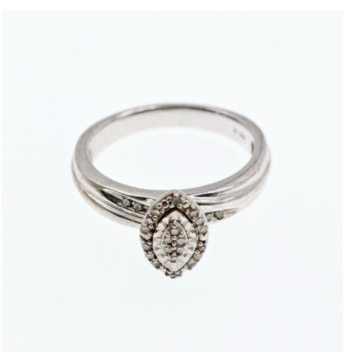925 Sterling Silver White Sapphires Ring Size 7