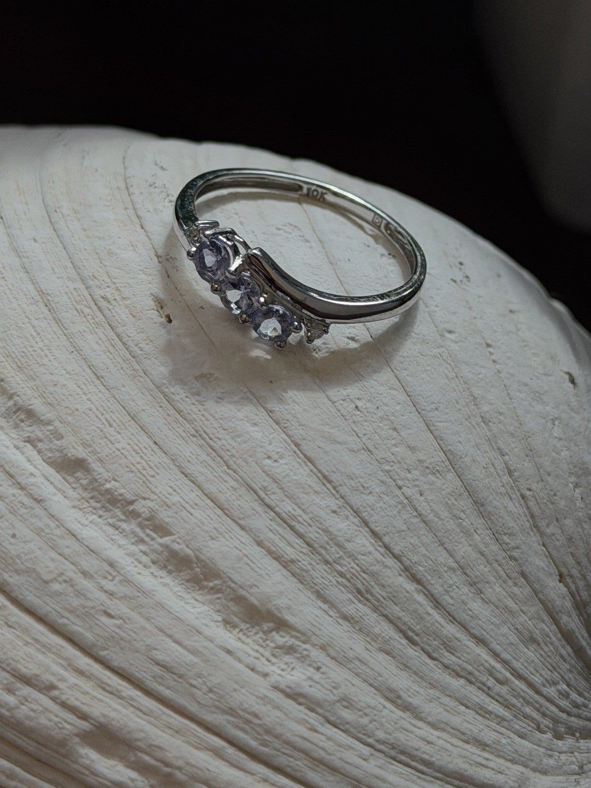 10K White Gold Lavender Sapphire & Diamond Ring Size 6.5
