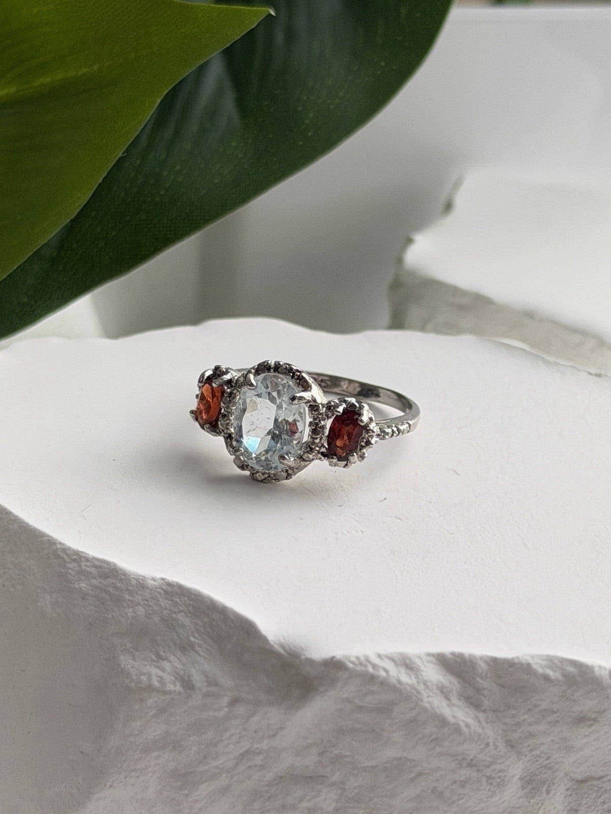 925 Sterling Silver Beryl & Garnet Ring Size 6.5