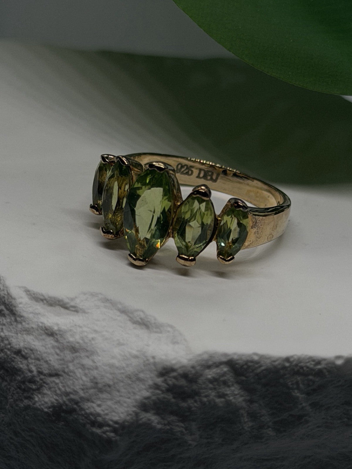 925 Sterling Silver Yellow Gold Green Peridot Plated Ring Size 6