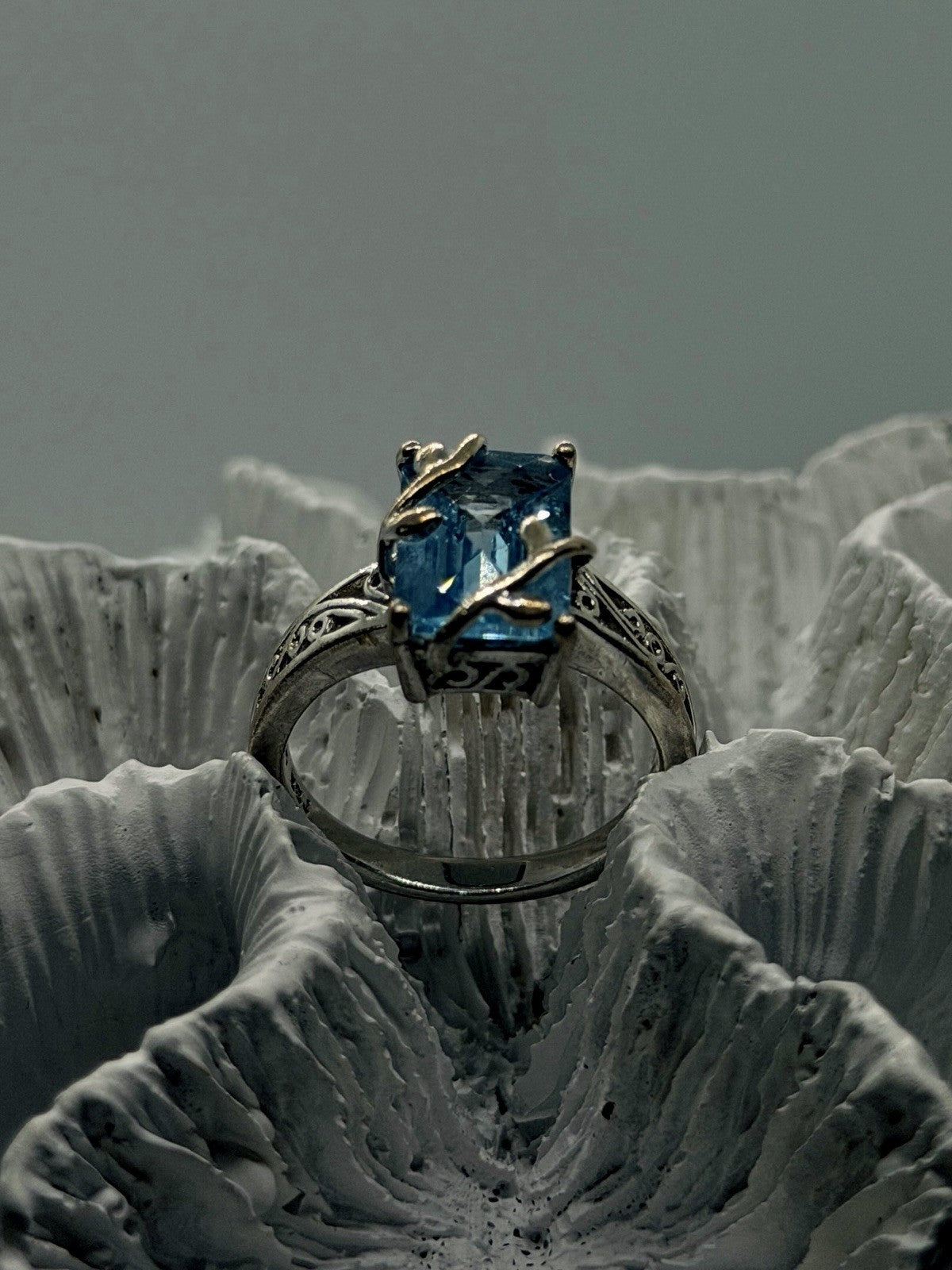 Vine & Leaf Filigree Design 925 Sterling Silver Blue Topaz Ring Size 8