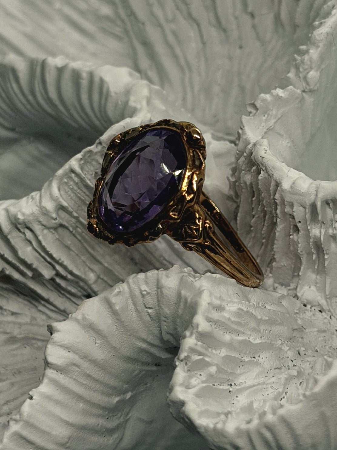 Vintage 10K Yellow Gold Oval Amethyst Ornate Filigree Ring Size 6