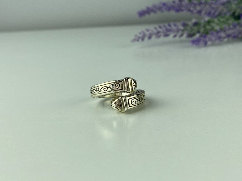 Vintage 925 Sterling Silver Ring Size 5.5 (Adjustable)
