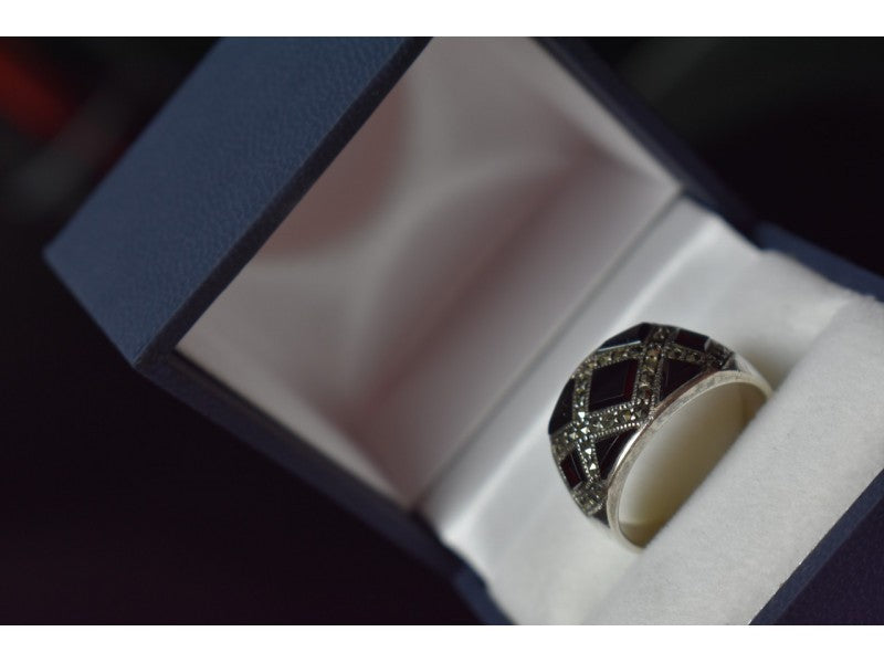 925 Sterling Silver Black Nephrite & Marcasites Ring Size 8