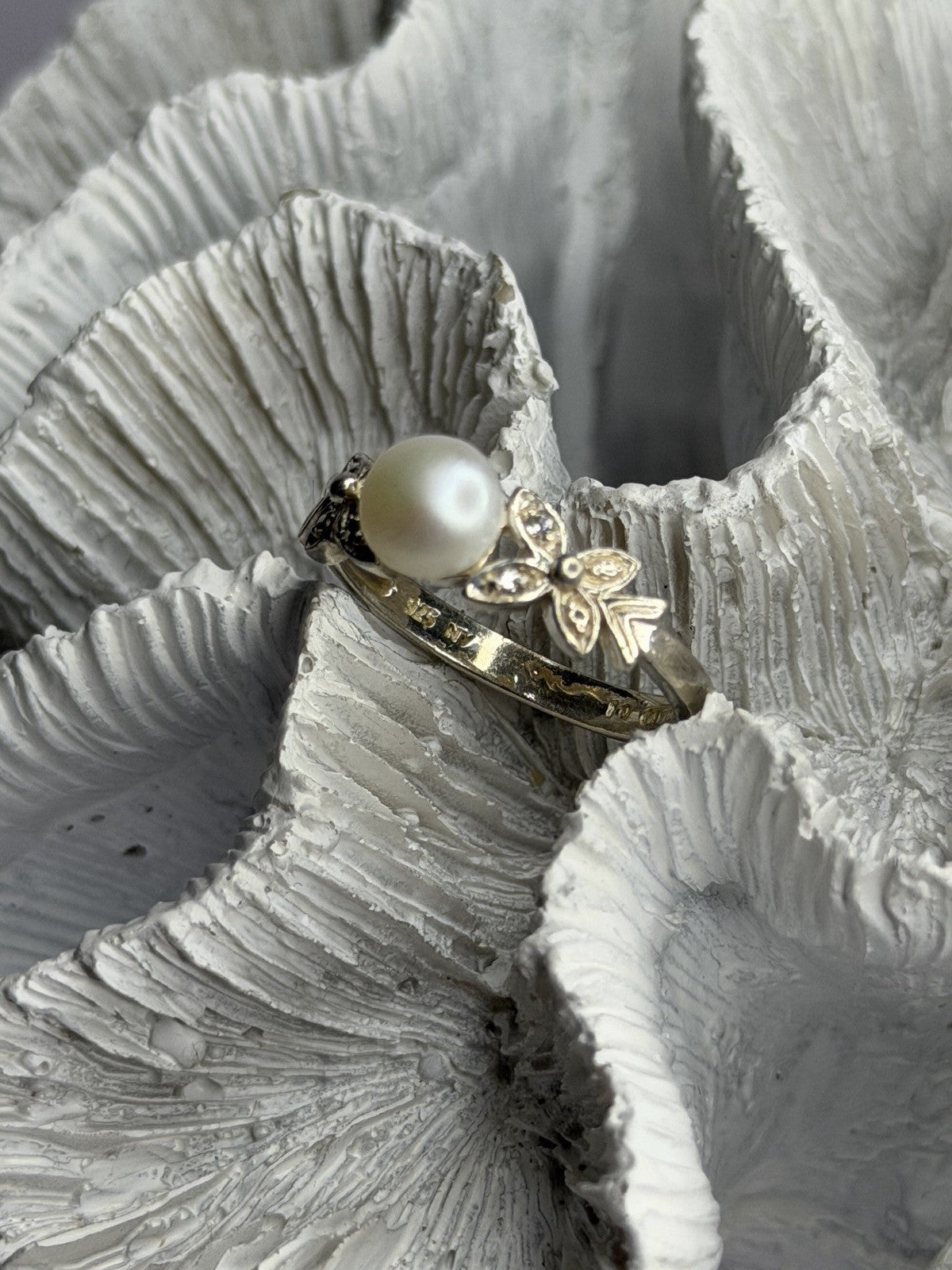 Lovely 925 Sterling Silver Pearl & Beryl Ring Size 10