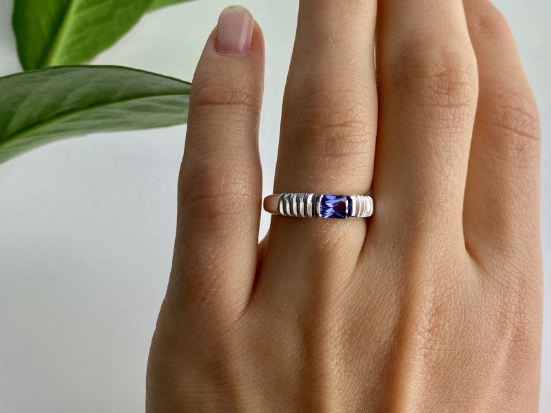 925 Sterling Silver Purple CZ Ring Size 6.5