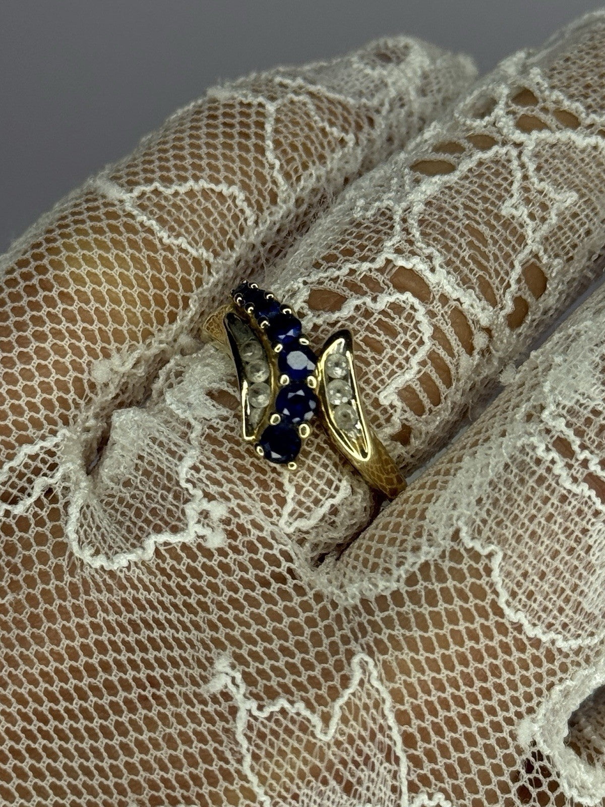 10K Yellow Gold Blue Topaz & White Topaz Ring Size 8