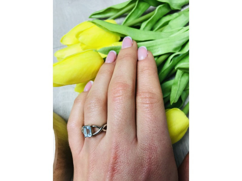 925 Sterling Silver Blue Spinel Ring Size 6.5