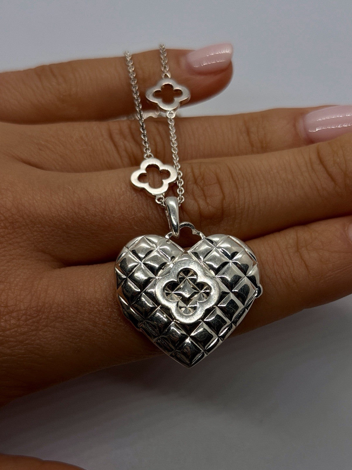 Heidi Klum 925 Sterling Silver Heart Locket Quatrefoil Clover Station Necklace
