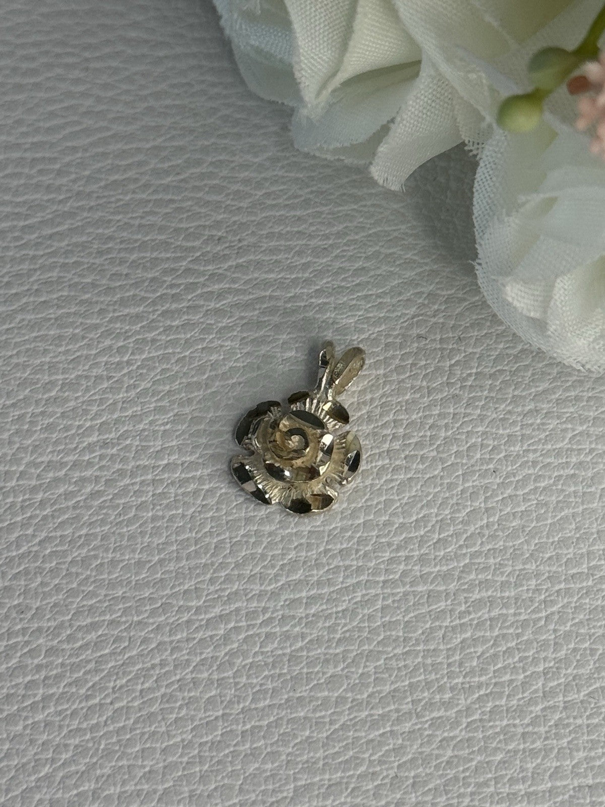 925 Sterling Silver Flower Pendant Length 0.60 Inch