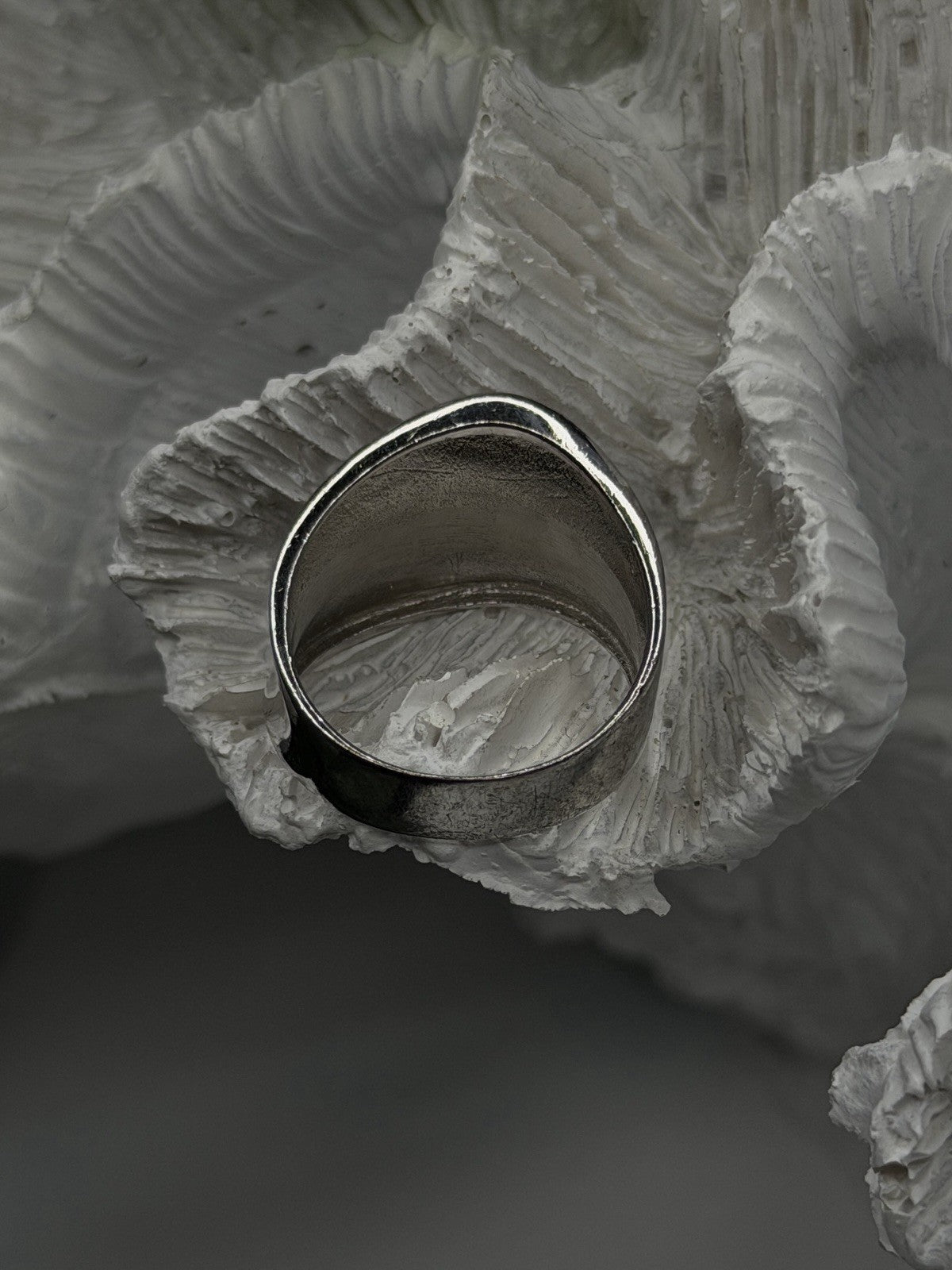 Unique Elegant Design 925 Sterling Silver Ring Size 7