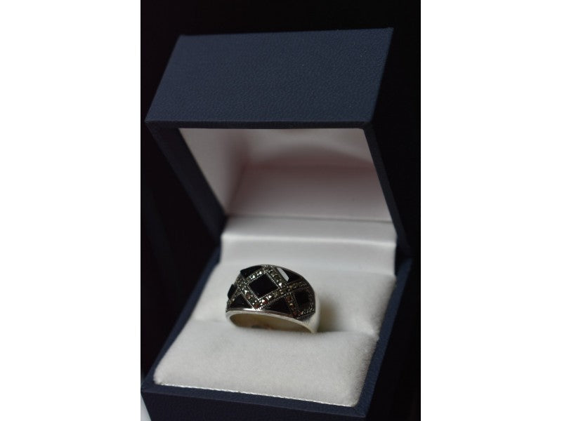 925 Sterling Silver Black Nephrite & Marcasites Ring Size 8