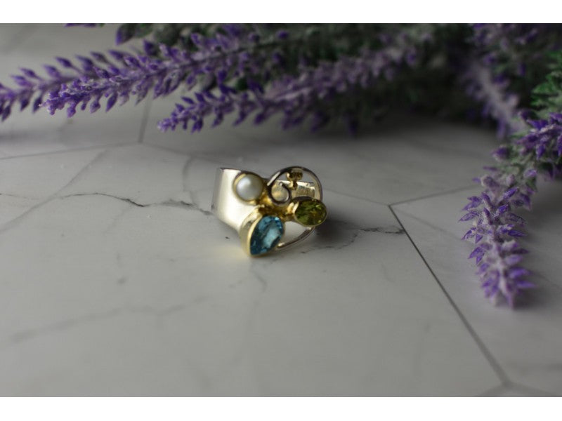 925 Sterling Silver Blue Spinel, Pearl & Peridot Ring Size 5.5