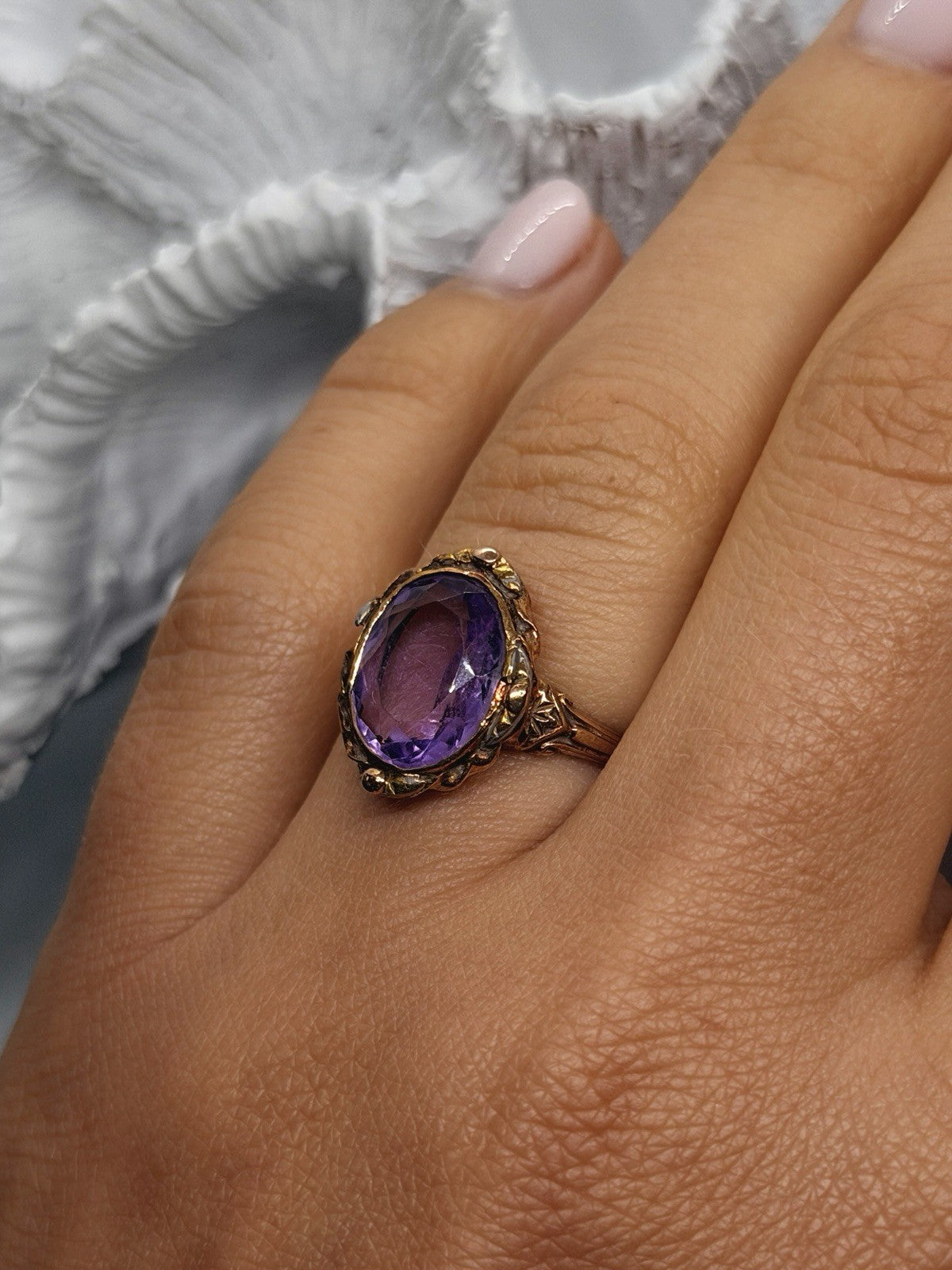 Vintage 10K Yellow Gold Oval Amethyst Ornate Filigree Ring Size 6