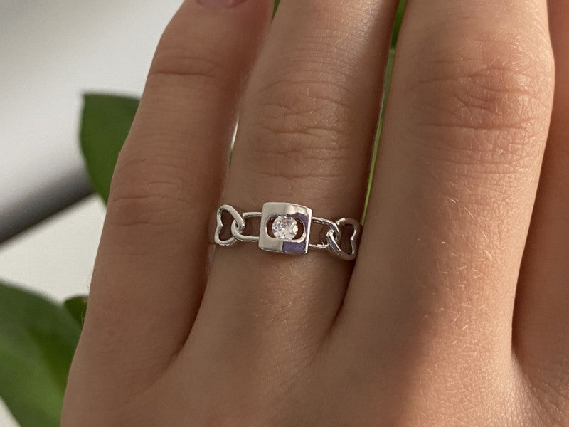 925 Sterling Silver CZ Ring Size 8