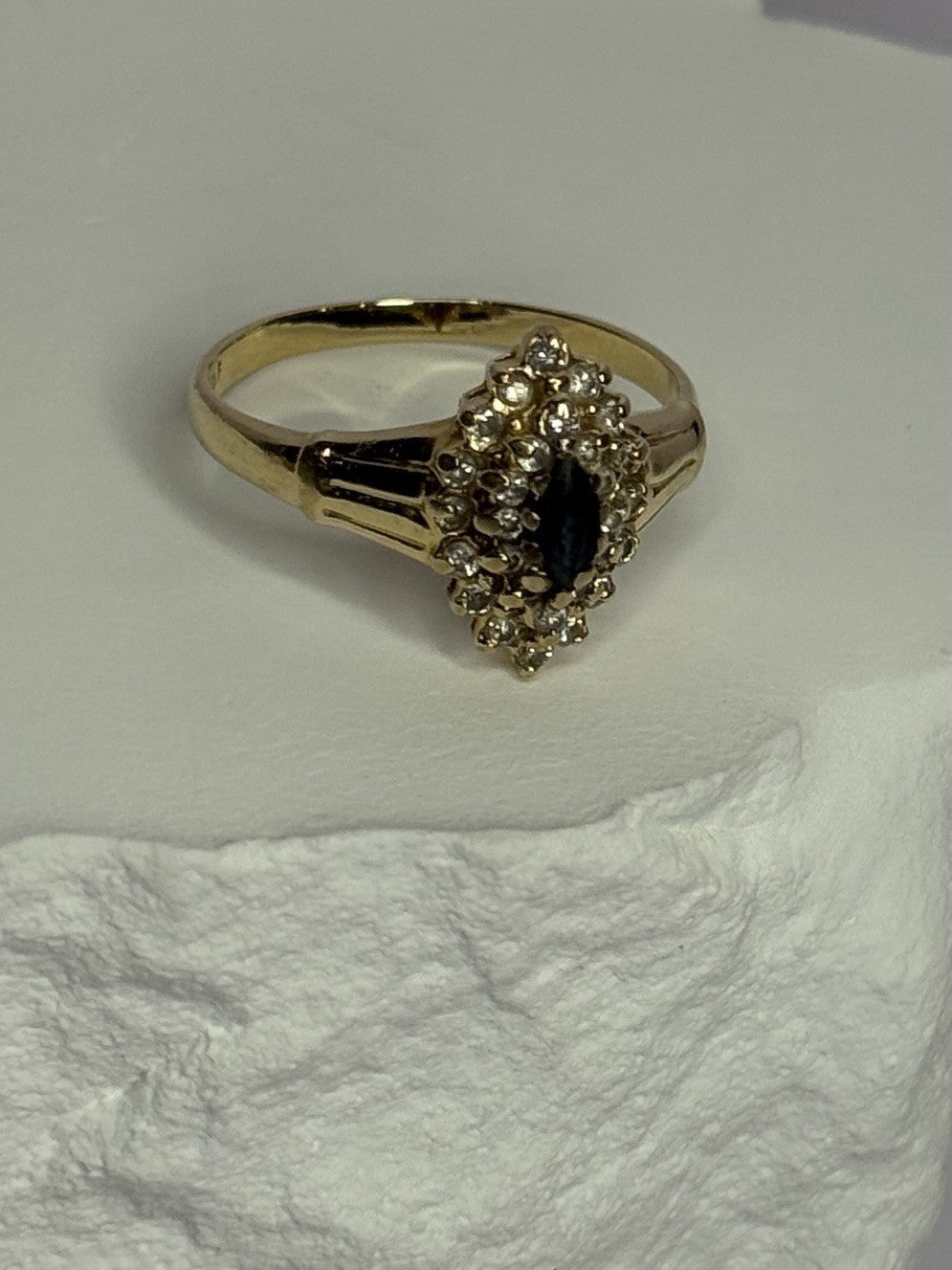14K Yellow Gold Sapphire & Diamonds Ring Size 9