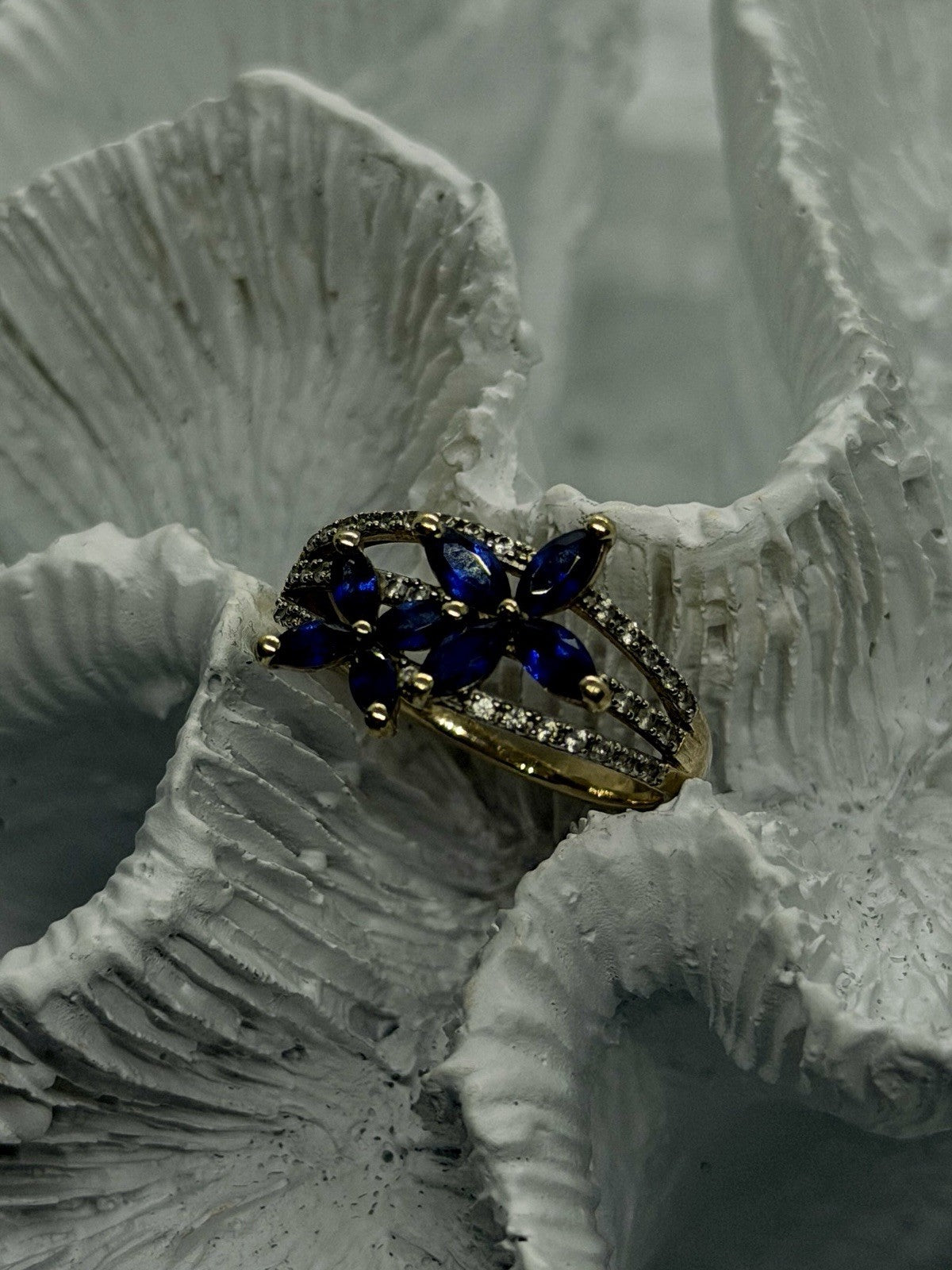 Floral 925 Sterling Silver Gold Plated Blue & White Sapphire Ring Size 7