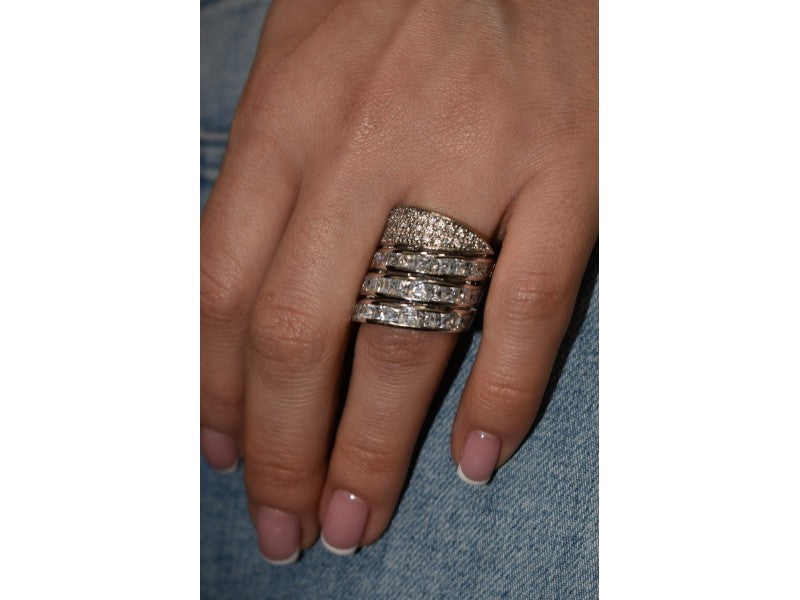 Beautiful 925 Sterling Silver CZ Ring Size 6.5