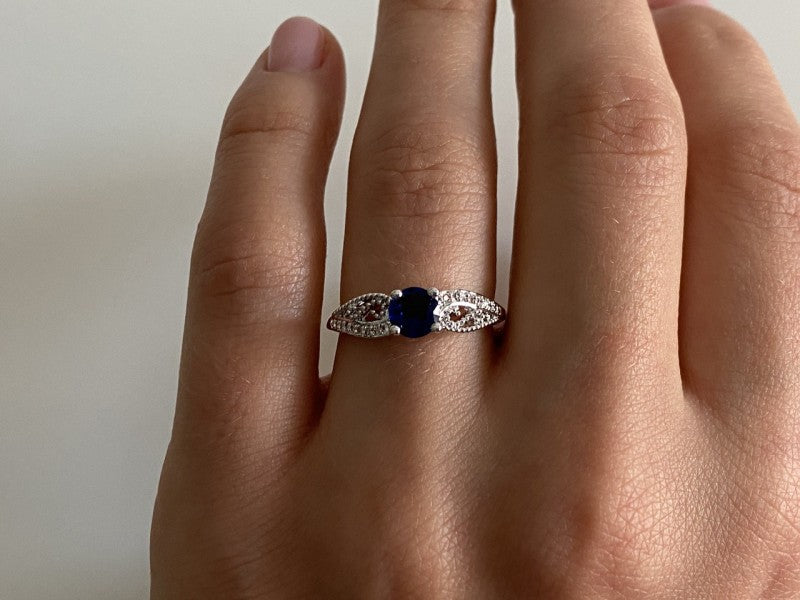 925 Sterling Silver Blue & White CZ Ring Size 7