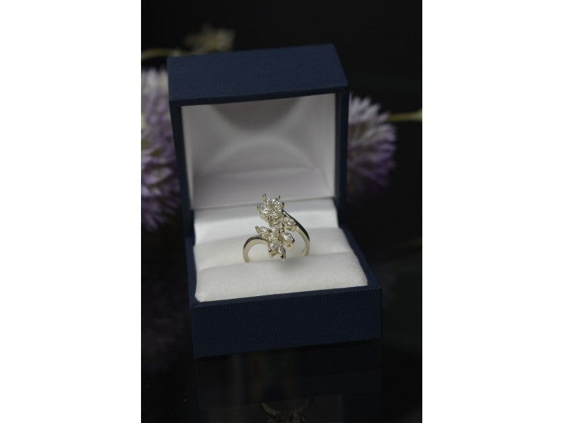 925 Sterling Silver CZ "Delicate Flowers" Ring Size 6.5