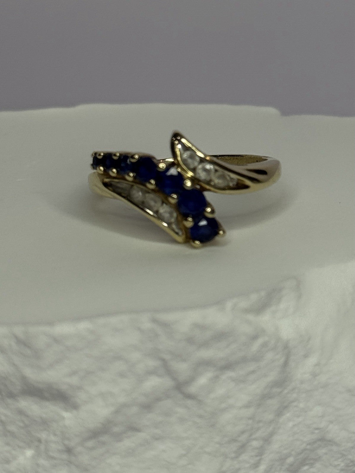 10K Yellow Gold Blue Topaz & White Topaz Ring Size 8