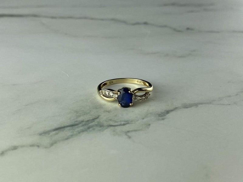 10K Yellow Gold Blue & White Sapphire Ring Size 6.75