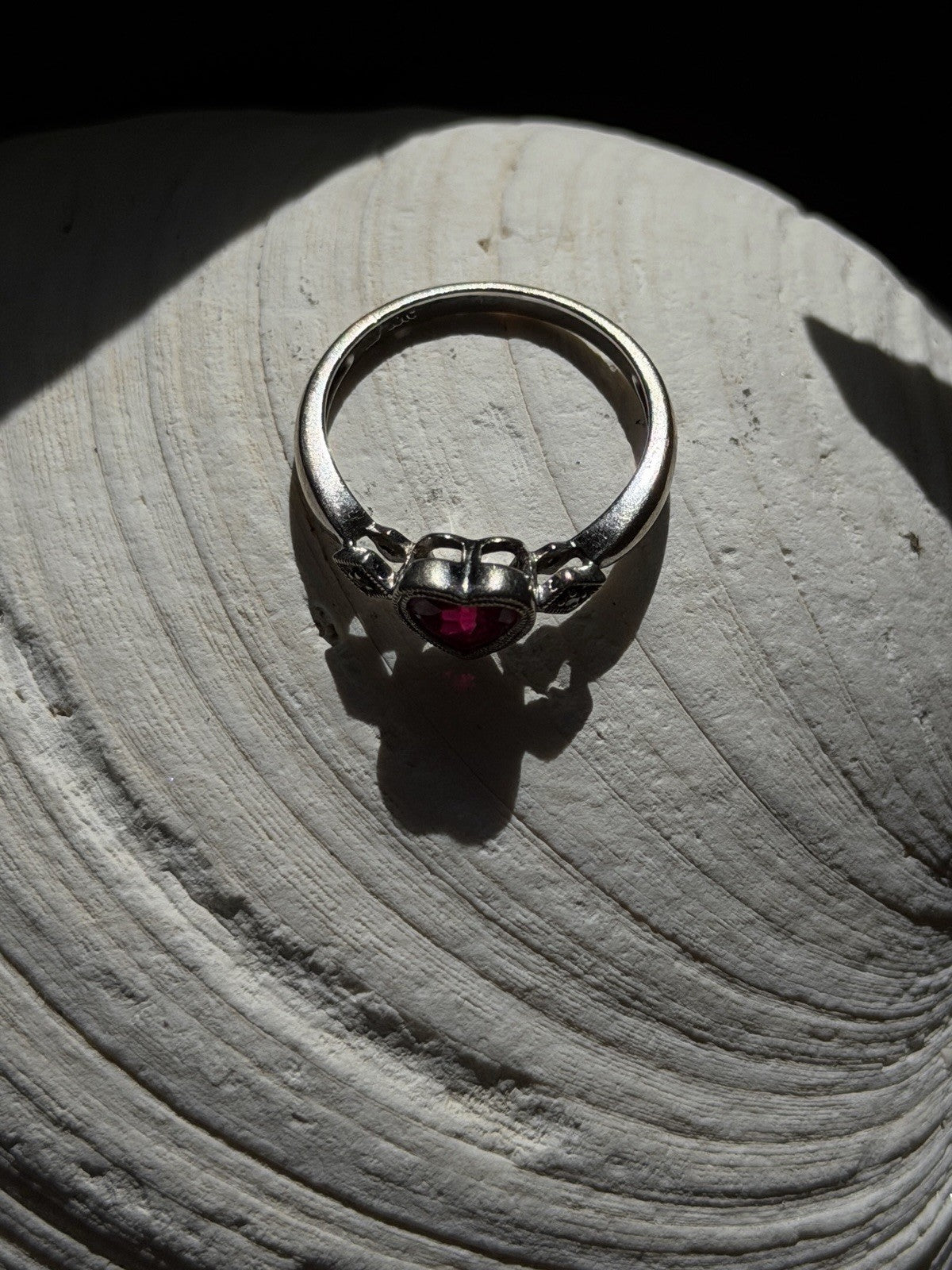 Romantic 10K White Gold Ruby & Diamonds Heart Ring Size 6.5