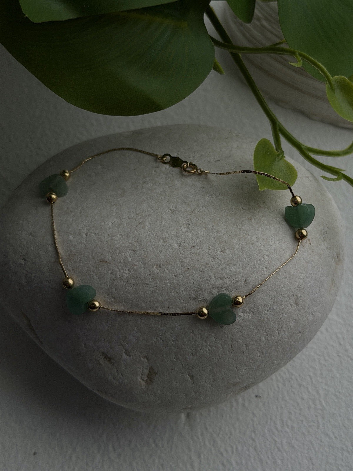 14K Yellow Gold Green Jade Heart Bracelet Length 7