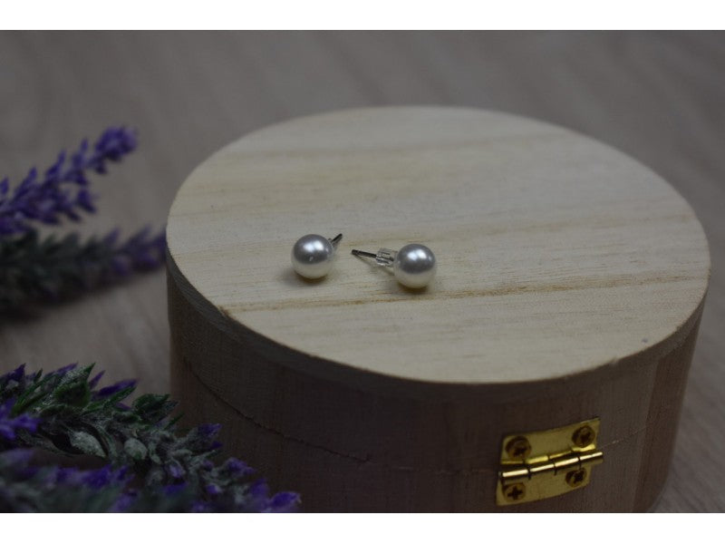 Stud Earrings with Pearls