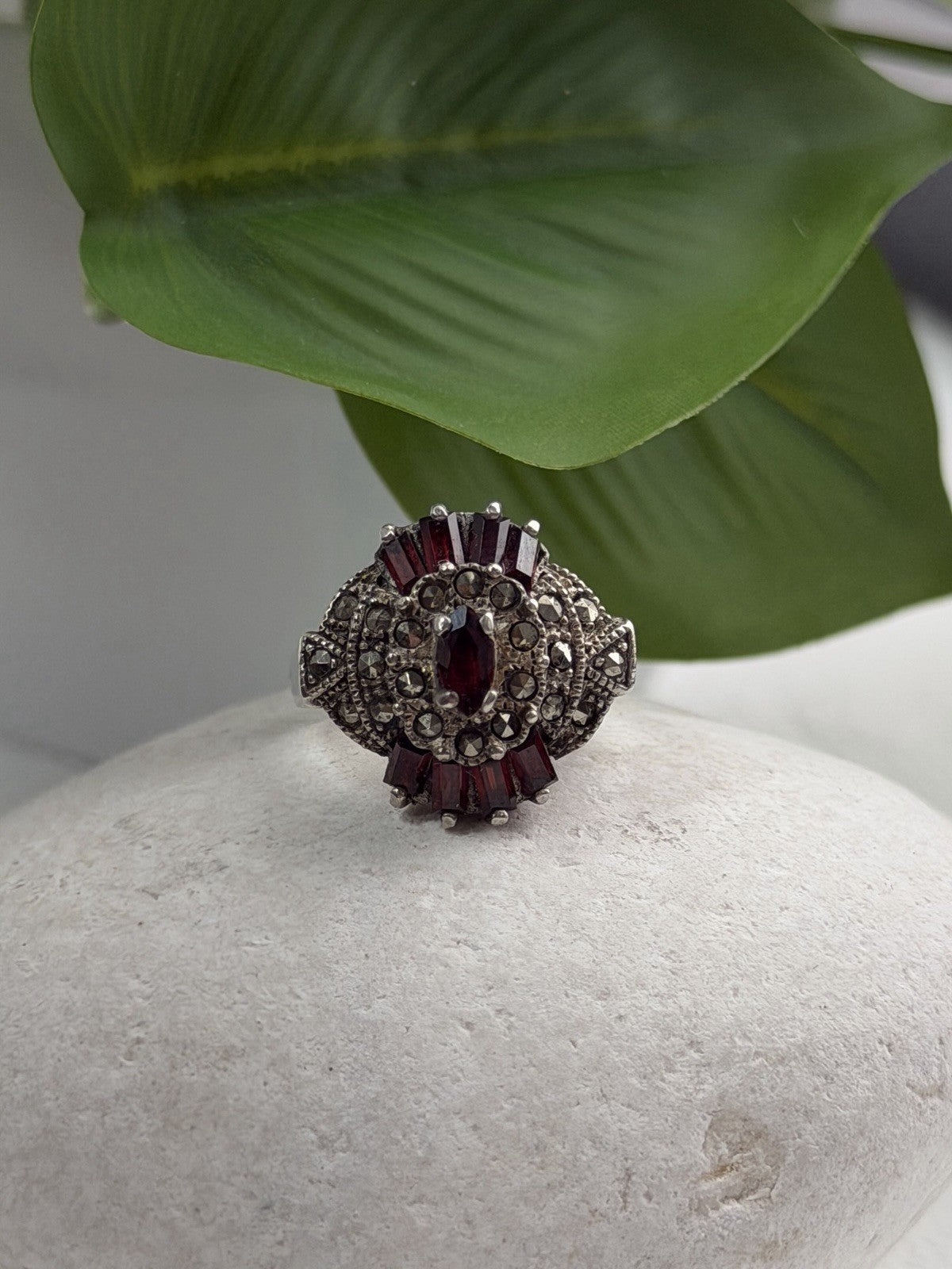 925 Sterling Silver Garnet & Marcasite Ring Size 6.5