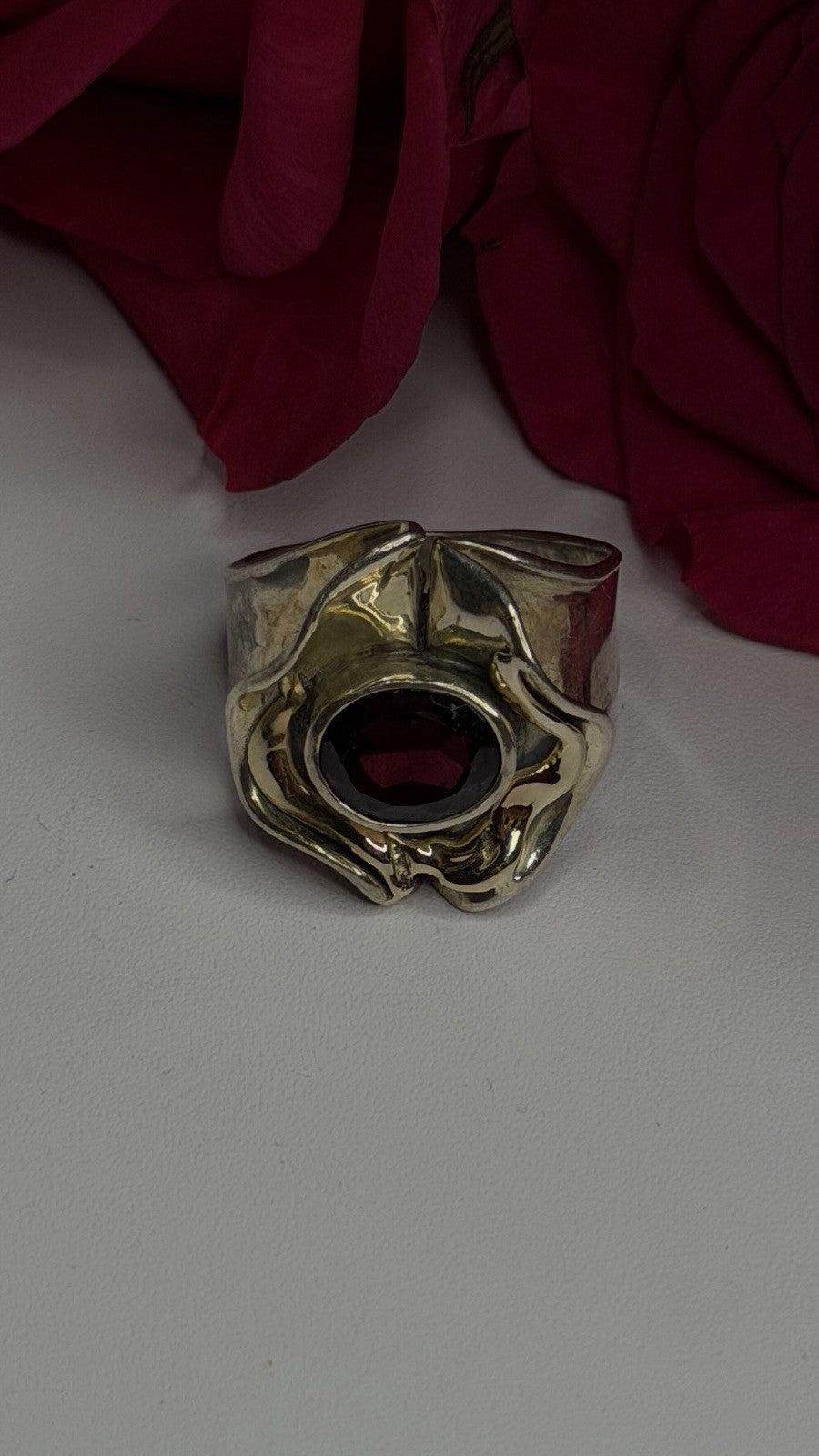 Vintage 925 Sterling Silver & 14K Yellow Gold Part Garnet Ring Size 8