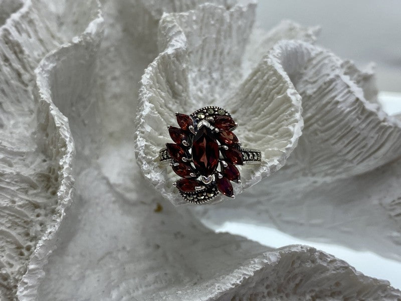 925 Sterling Silver Spessartine & Marcasites Ring Size 6.5