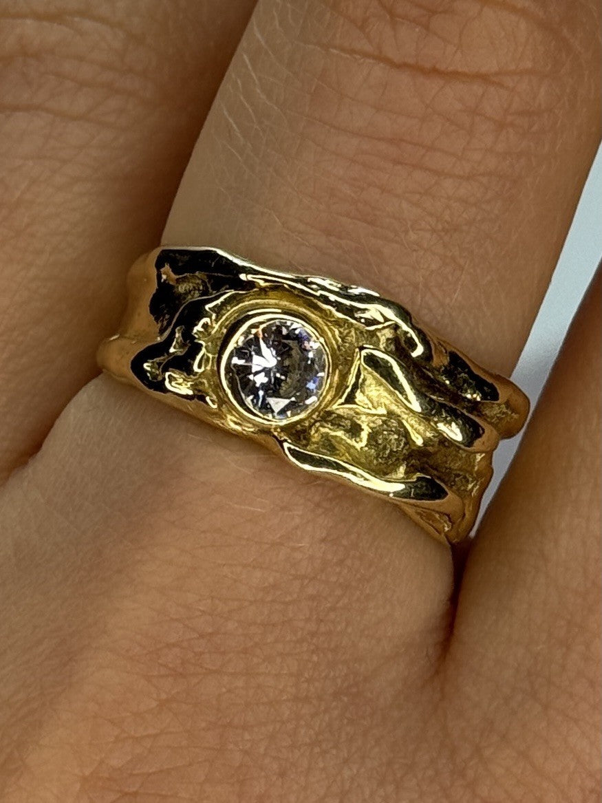 18K YELLOW GOLD DIAMOND 0.60 CARATS RING SIZE 7.5