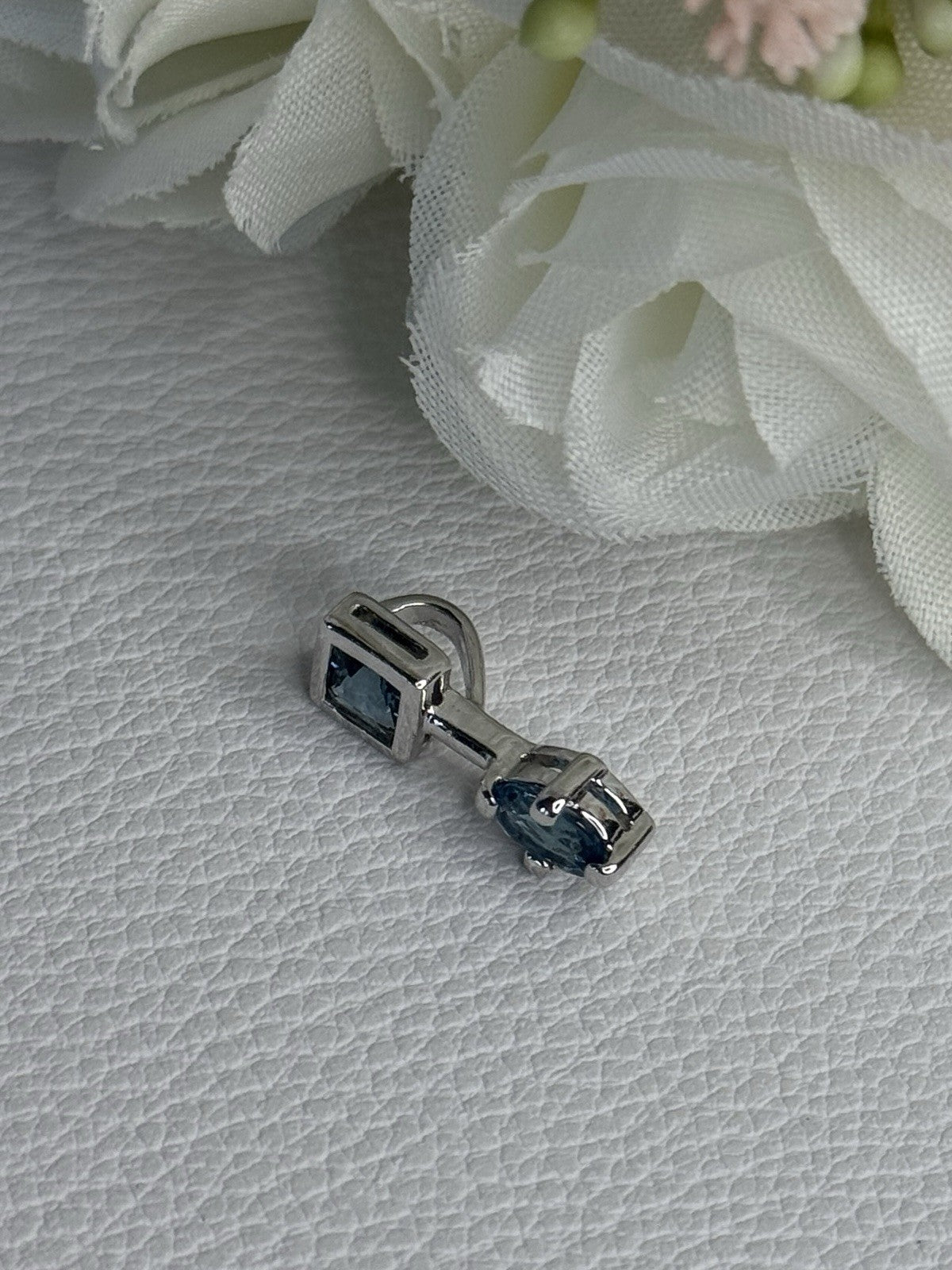 925 Sterling Silver Blue Topaz Pendant Length 0.70 Inch
