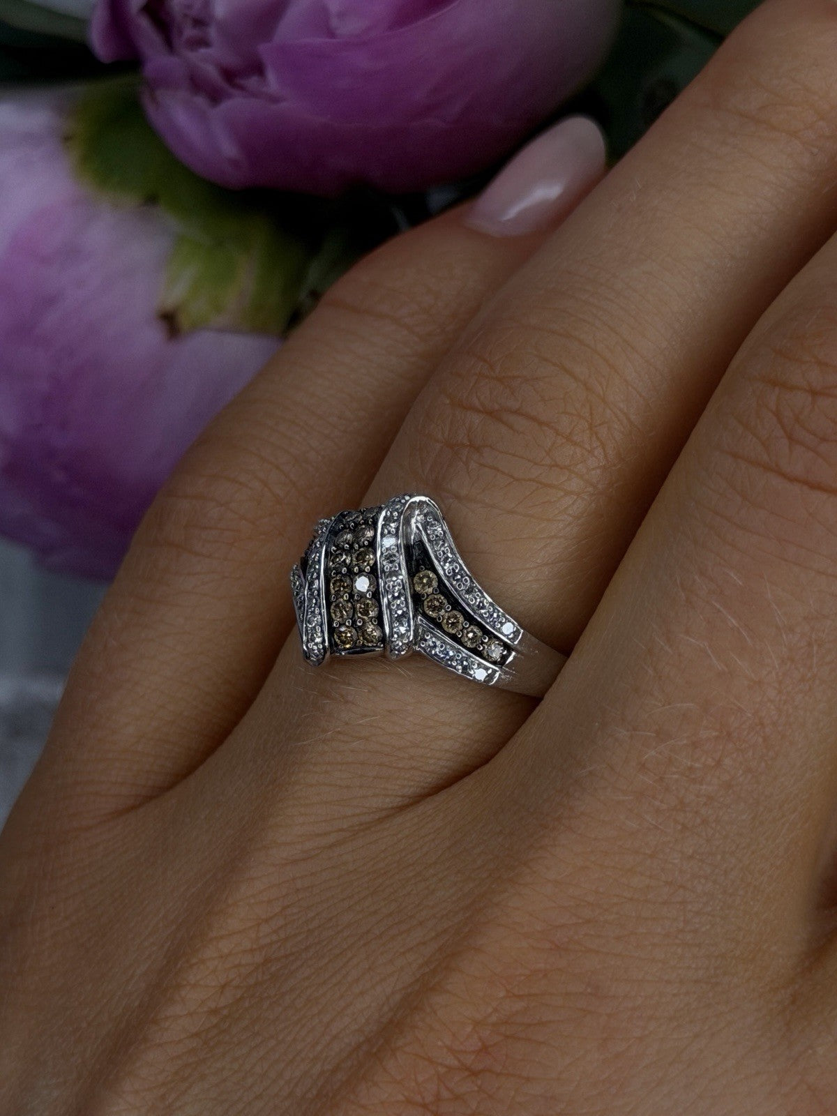 10K White Gold Chocolate Brown & White Diamonds Ring Size 7