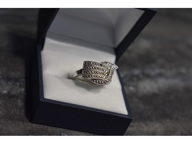 925 Sterling Silver Marcasites Ring Size 5.5